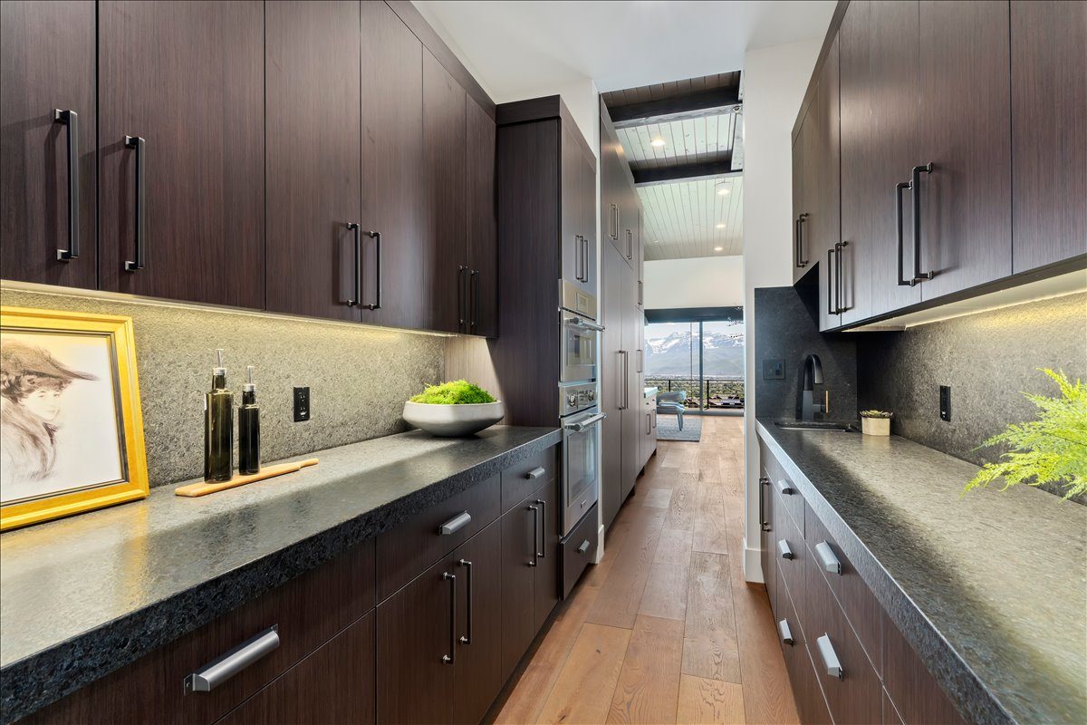 Scullery prep kitchen